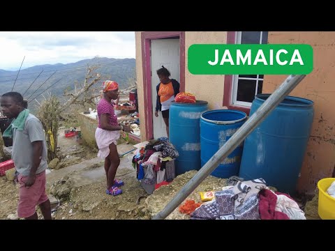 Видео: УРАГАН «Мелисса» сеет хаос на Хэмптон-роуд и Спринг-Маунт на Ямайке