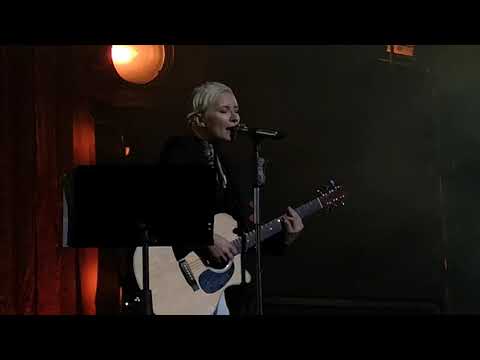 Видео: Диана Арбенина - Катастрофически (акустика, СПб, 14.03.2020)