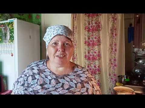 Видео: Жизнь в деревне, наварила щей с молодой капустой , оладьи на кефире. Вкуснота .