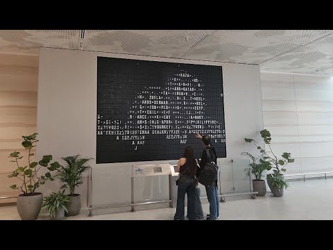 Видео: Мгновения в аэропорту Чанги (Сингапур), водопад Rain Vortex | Changi Airport (Singapore) Rain Vortex