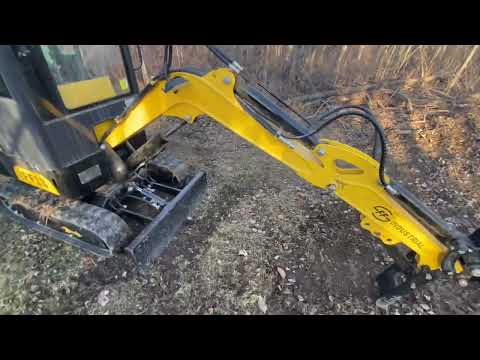 Видео: Я купил самый дешевый мини-экскаватор, который смог найти... и он просто раздражающе крут!