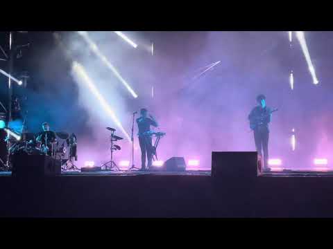 Видео: Дельфин - облака (Москва, зеленый театр, 9 июня 2024)