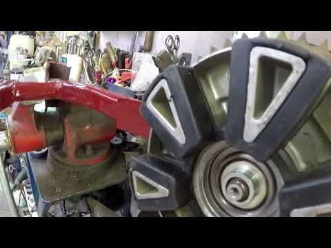 Видео: Як правильно зібрати заднє колесо на JAWA 360