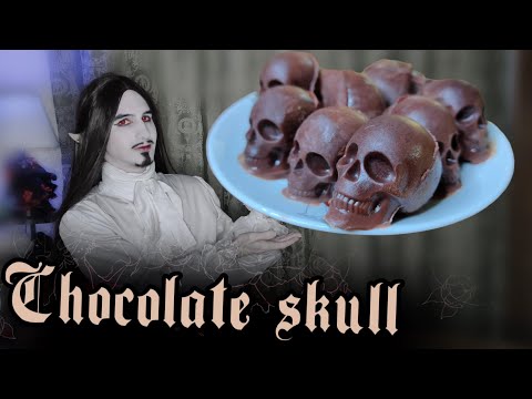 Видео: Дракула делает шоколад в виде черепов! #vampire #gothic