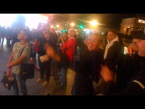Видео: Уличные музыканты Питер группа Cover Band ID AHO на Невском 2 сентября ч2   Кукла колдуна