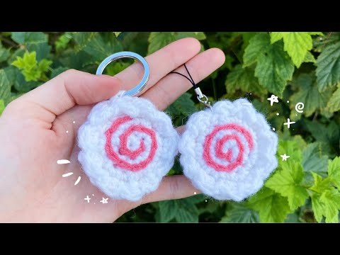 Видео: НАРУТОМАКИ брелок крючком 🍥✨/ crochet narutomaki keychain