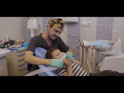 Видео: Лечение зубов детям в медикаментозном сне