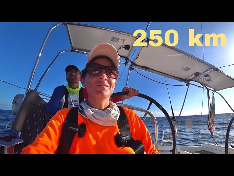 Видео: ПОЙМАЛИ ПРАВИЛЬНЫЙ ВЕТЕР для МОРСКОГО перехода от о. ГВАДЕЛУПА до о. СЕН-МАРТЕН в 250 км.