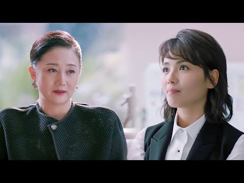 Видео: Золушку считают жадной до имущества президента, но она не знает, что Золушка — финансовый директор.