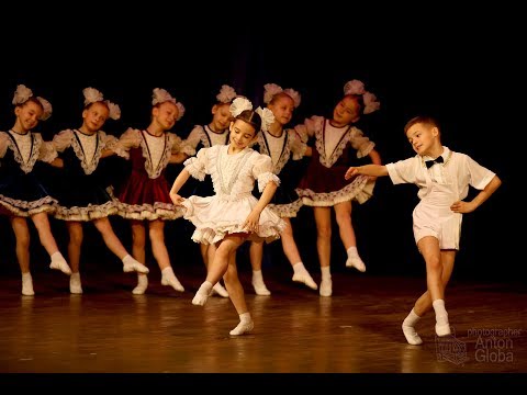 Видео: Детская полька, Ансамбль "Школьные годы". Children's Polka, School Years Ensemble.