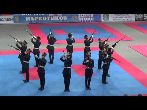 Видео: показательные выступления президентского полка