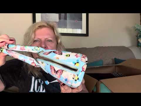 Видео: Коробка для сумок ThredUP из 15 предметов — Эйми Кестенберг, Madewell и другие🔥🛍️