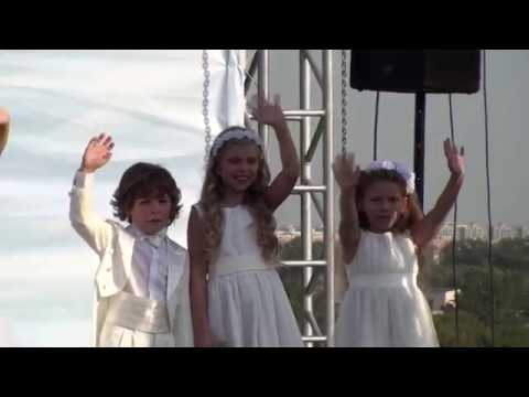 Видео: Непоседы Мы желаем счастья вам 8.09.2018 в парке Коломенское