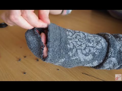 Видео: Как исправить слишком толстый шов на носках, который причиняет боль пальцам ног
