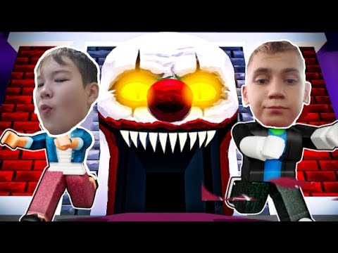 Видео: ПОПАЛИ В СТРАШНЫЙ ЛИФТ В ROBLOX! 