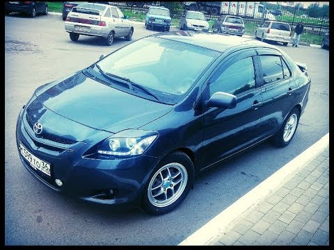 Видео: Toyota yaris sedan - отзыв владельца ч1