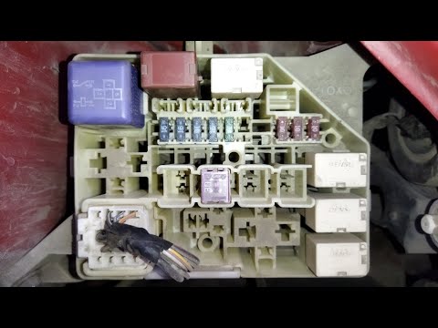 Видео: Предохранители на Toyota Vitz