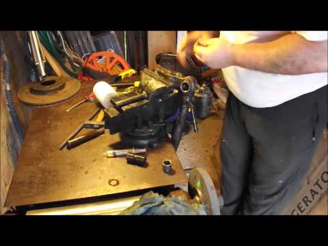 Видео: Установка шкворня на поворотный кулак ГАЗ 3110