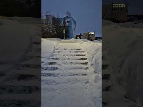 Видео: Люди падают. Битком под завязку забита