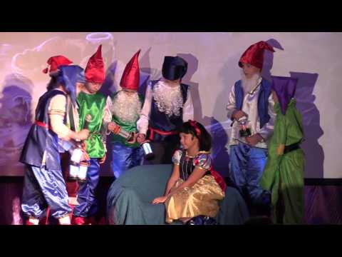 Видео: Сказка "Белоснежка и семь гномов" - ТФ2016 - Школа 2031 Дмитриевского, 13