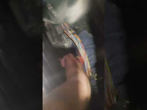 Видео: Не горят верхние плафоны салона Шкода суперб 1. Причина и устранение