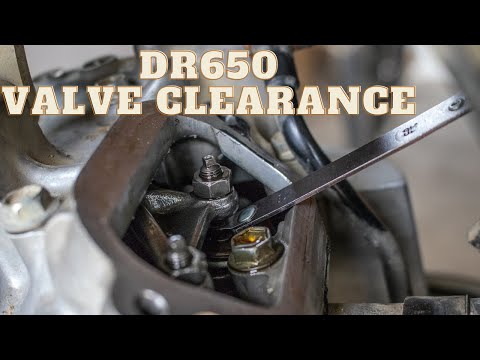 Видео: Проверка зазора клапанов Suzuki DR650