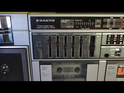 Видео: То, сё, пятое, десятое, ну и плюс еще одна забавная магнитола Sanyo