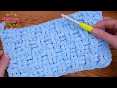 Видео: САМОЕ ПРОСТОЕ вязание крючком одеяла из объёмной пряжи — как связать мини-узор крючком! Пряжа из ...