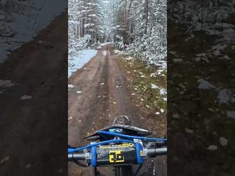 Видео: ❄❄❄#эндуро #motoroffroad #extremenduro #enduro #зима #снегкружится #short #shorts