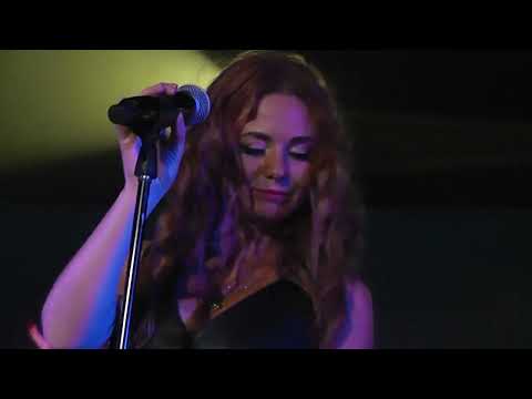 Видео: Lena Katina - Cry Baby (Мумий Тролль Music Bar) 19.08.2022