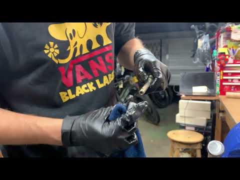 Видео: Ремонт утечки в компрессионном узле демпфера RockShox Charger