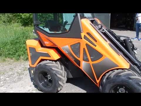 Видео: Погрузчик CASTLOADER 33T (Италия)