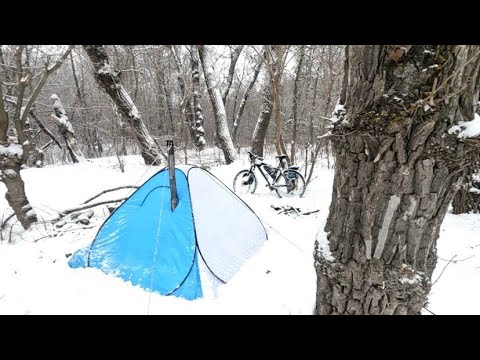 Видео: Зимняя ночёвка в лесу с палаткой на велосипеде