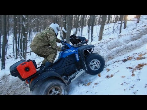 Видео: CFMOTO X5 ПЫТАЕТСЯ ЗАЕХАТЬ В СКОЛЬЗКУЮ ГОРКУ, YAMAHA GRIZZLY ПОМОГАЕТ !!!