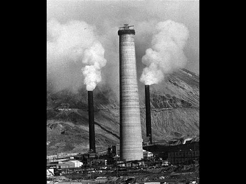 Видео: Строительство 1215-футовой дымовой трубы Гарфилда.