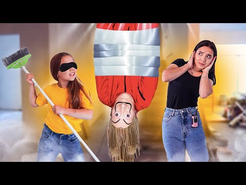 Видео: ОДНИ ДОМА С ХЕЙТЕРАМИ! КТО ИЗ ХЕЙТЕРОВ ПРОЙДЕТ ВСЕ ЛОВУШКИ?!