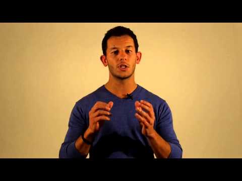 Видео: Кога е перфектният момент да я целунеш и как точно да го направиш? (HD)