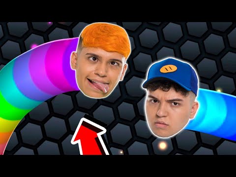 Видео: Ешь, чтобы стать гигантской змеёй в Roblox!! (Slither.io)