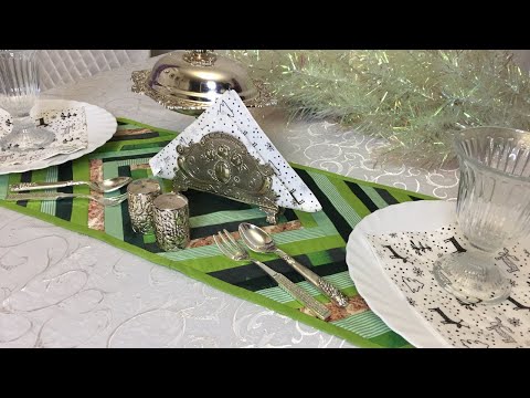 Видео: PATCHWORK NAPKIN ON THE TABLE Gella Chara/ЛОСКУТНАЯ ДОРОЖКА НА СТОЛ ЁЛОЧКА Мастер класс Гелла Чара