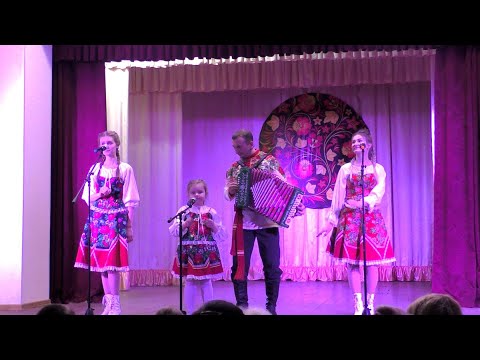 Видео: Семейный ансамбль "Радость" Рук. Руслан Карташев  Пос Тарутино 22 04 22г Автор видео Елена Цыганова