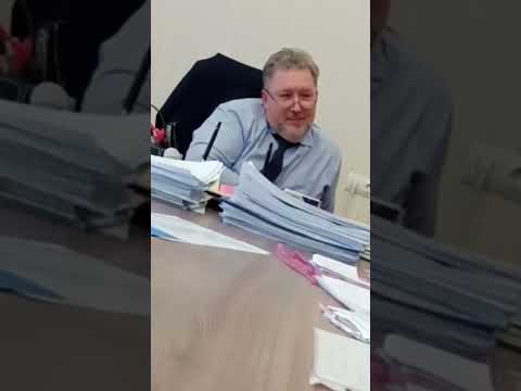 Видео: МБОУ «Школа № 75» г. Рязань. Директору заданы вопросы по рамкам, пропускному режиму и ещё...