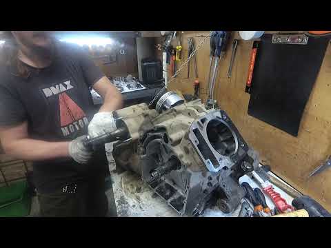 Видео: Разборка мотора Cf Moto X8  Располовинивание, КПП
