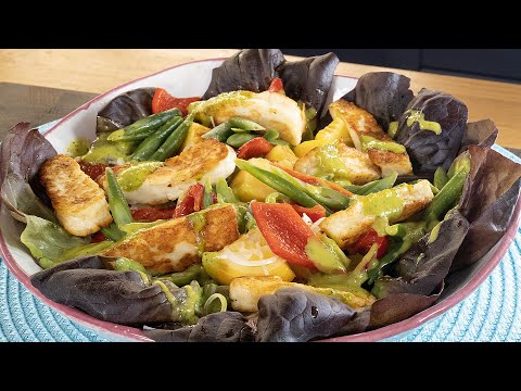 Видео: Салат с жареным сыром Халуми и персиками