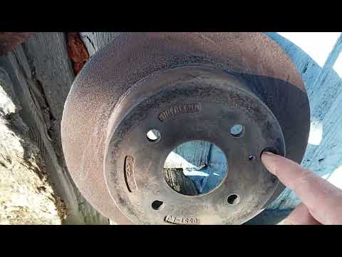 Видео: Vortex Estina замена колодок ручника и задних колодок