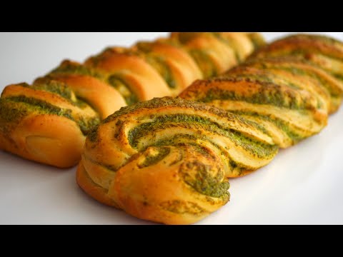 Видео: Воздушные и ароматные плетёнки с зеленью и сыром к шашлыку