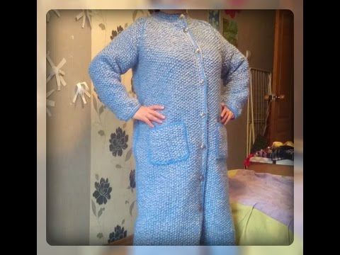 Видео: пальто спицами и крючком