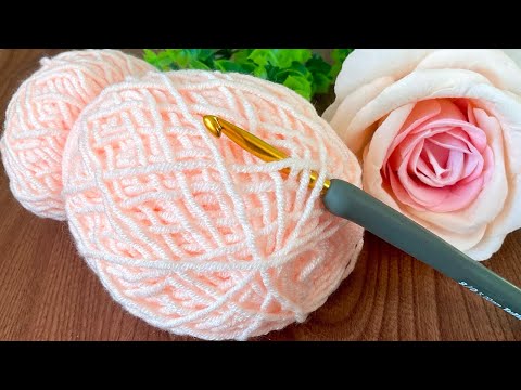 Видео: Мамин секрет создания потрясающих вязаных одеял! Простой стежок крючком