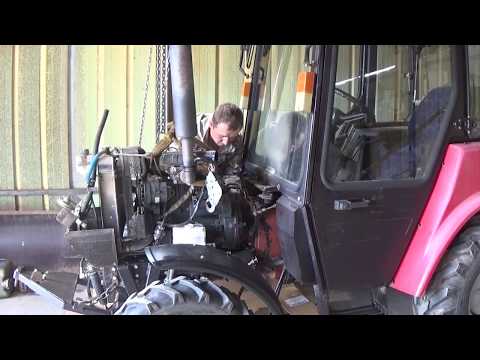 Видео: Беларус 320.4.Как снять двигатель,КПП в домашних условиях!!!