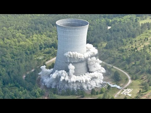 Видео: 25 минут невероятных видео о сносе зданий