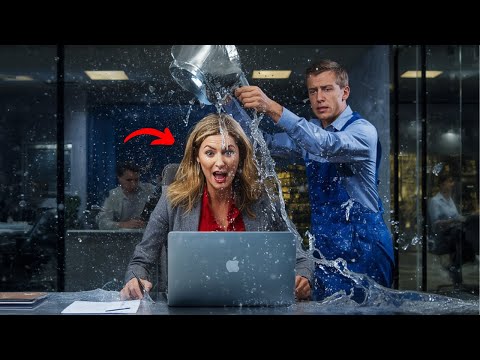 Видео: «Уборщик случайно испортил ноутбук директора — и это изменило всё»